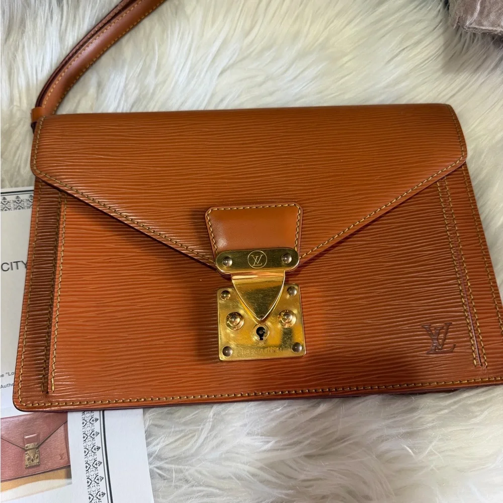 Louis Vuitton Epic‎ Seller Dragonne Clutch